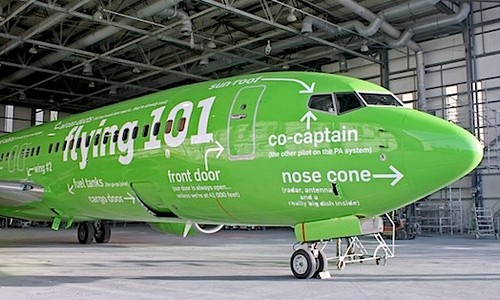 Kulula's flying 101 plane with the notes on the side