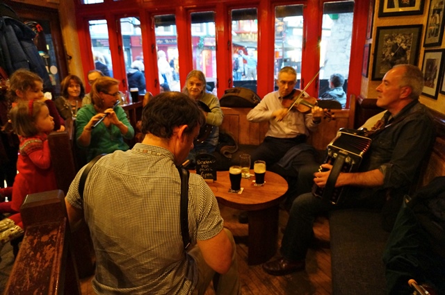 Traditional Irish music live at Tig Cóilí, Galway.
