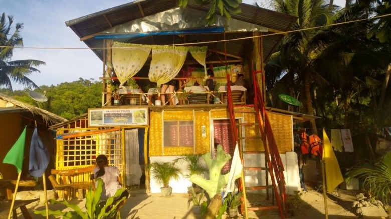 Massage hut on the beach in Corong Corong, El Nido