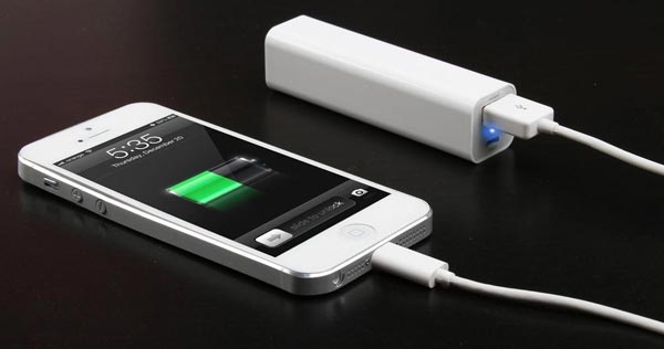 Photive-Portable-Charger-for-iPhone