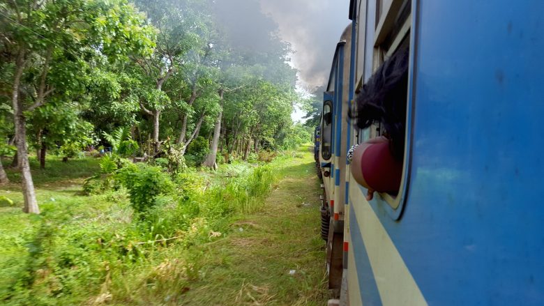 train backpacking Sri Lanka