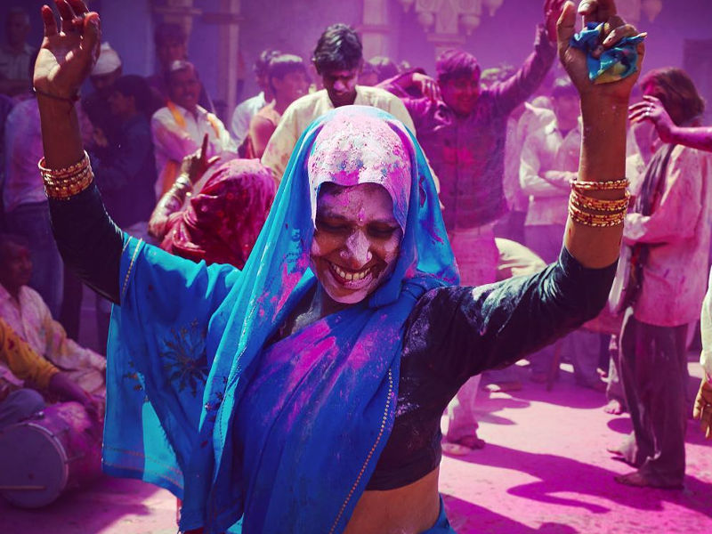 holi-festival-dancing