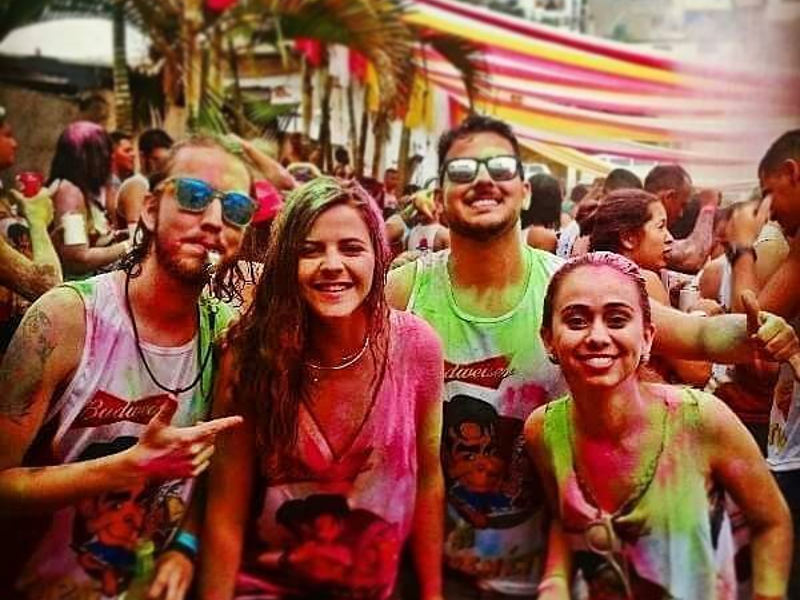 holi-festival-tourists