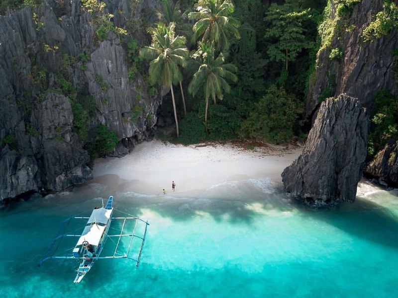 visit-philippines-secluded-beach
