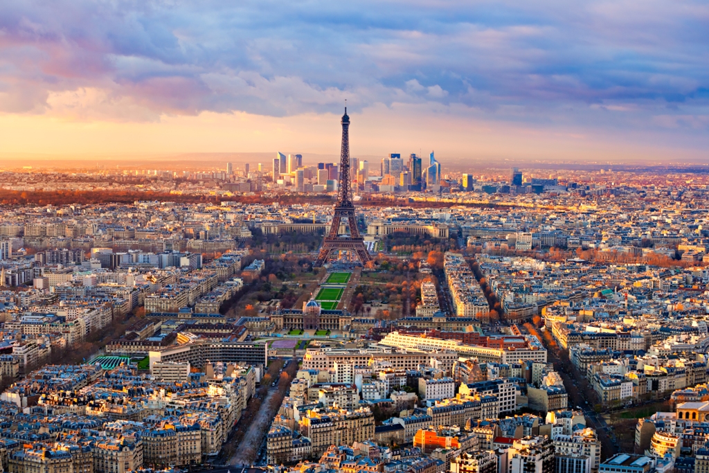 skyline of Paris showing Eiffel Tower and La Défense