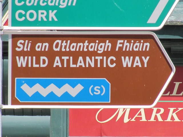 More than 4000 signs like this guide you along the Wild Atlantic Way.