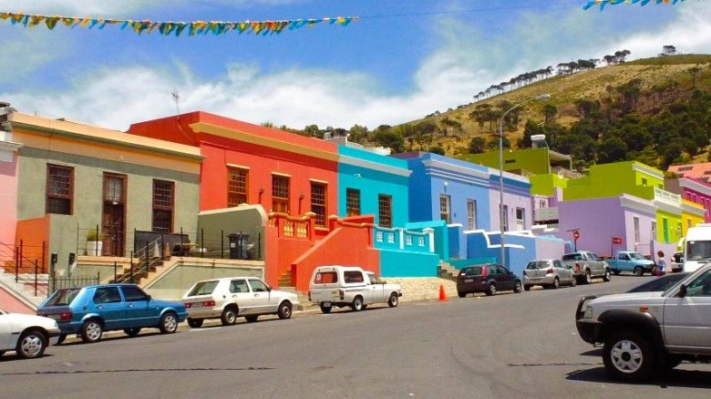  Get acquainted with Mother City history and culture with a free walking tour around the colourful houses of the Bo Kaap area.