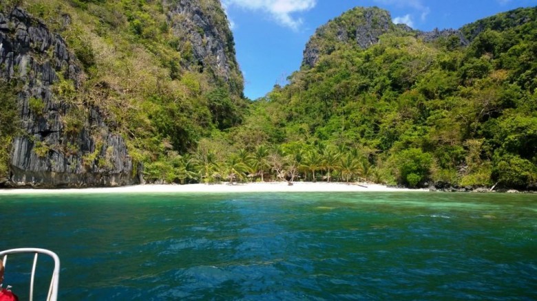 Secluded beach on an island in Bacuit Bay, Palawan