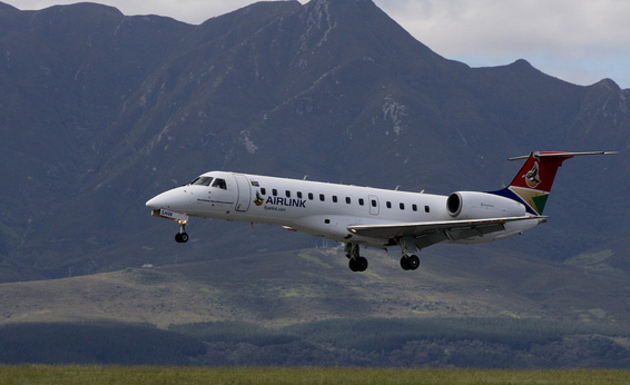 airlink plane Credit: flickr.com/Bob Adams 