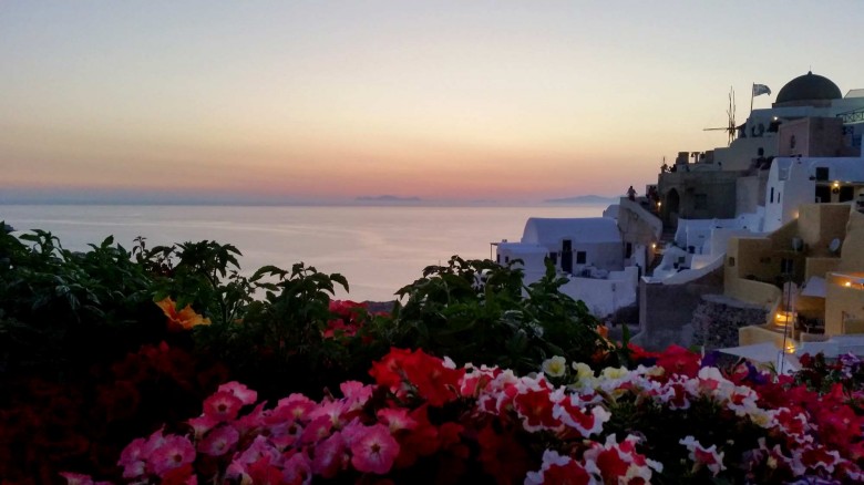 The-iconic-views-from-Oia-on-Santorini