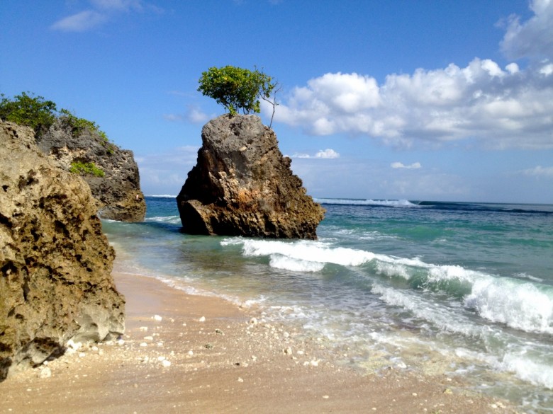 Tropical coastline, Bingin Beach (1280x960)