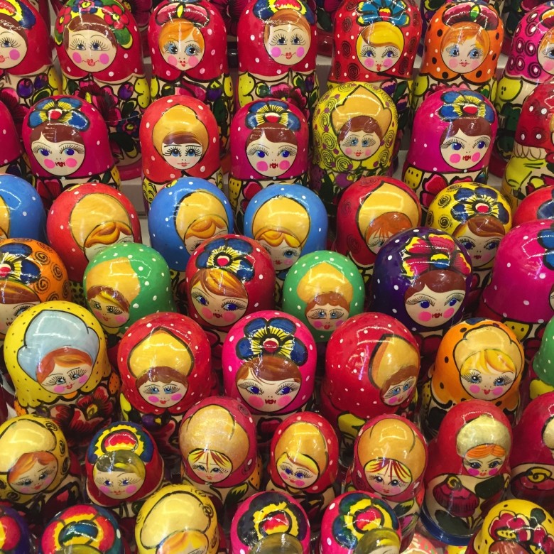 10 Matryoshka Dolls (1280x1280)