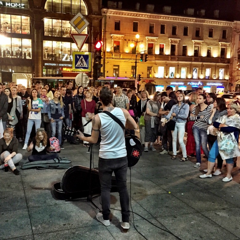 11 Nevsky Prospekt at night (1280x1280)