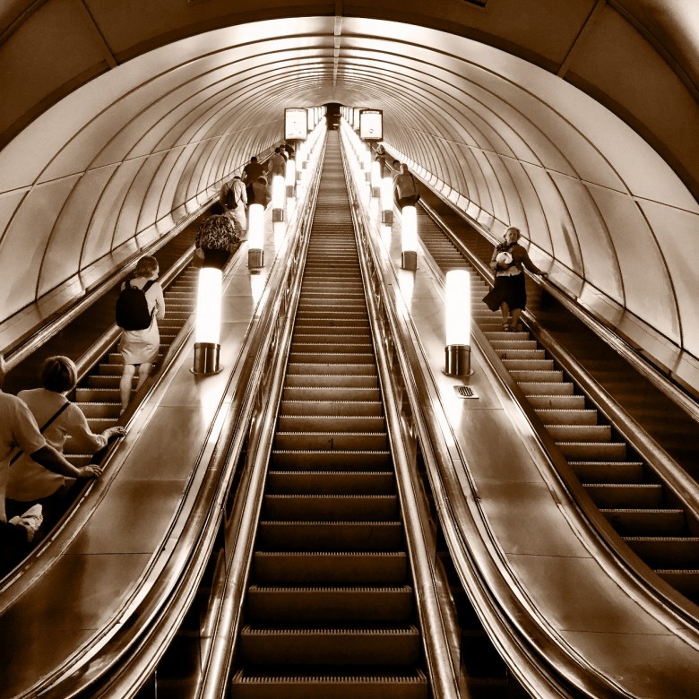 18 St Petersburg Subway (1280x1280)