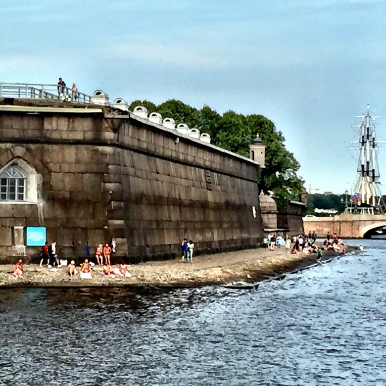 2 Beach on Peter and Paul Fortress. In winter the swimmers here are called walruses (1280x1280)