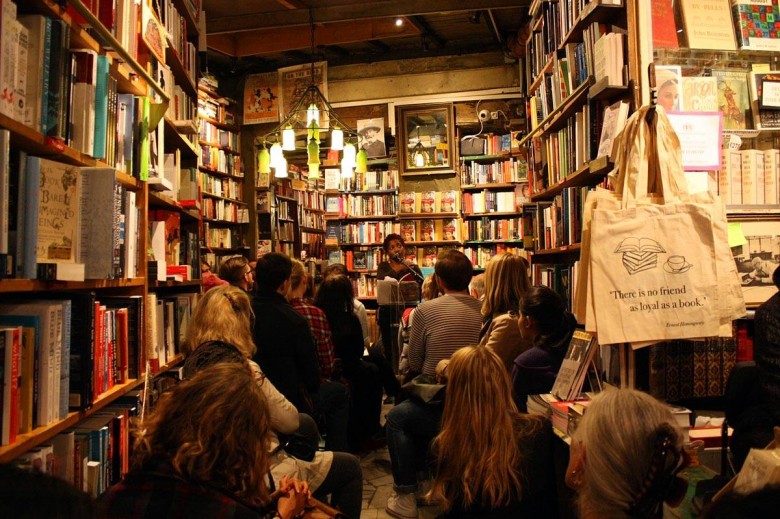 reading at shakespeare and co