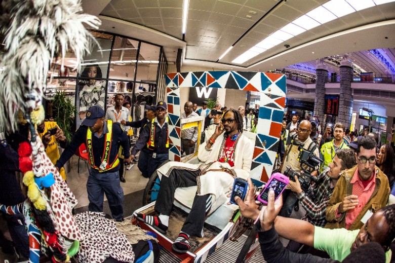 Snoop-Lion-Arriving-At-Durban-King-Shaka-International-Airport-for-MTV-Africa-All-Stars-KwaZulu-Natal-picture-by-Al-Nicoll-Photography-2