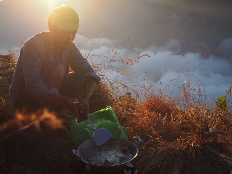 guiding cooking on volcano