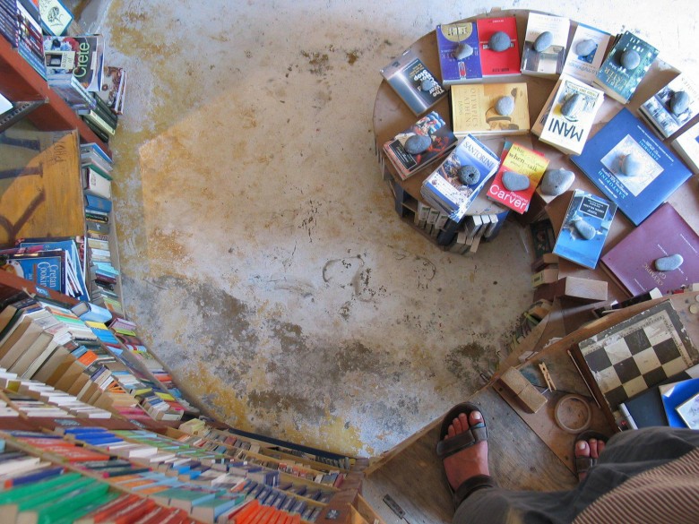 atlantis books, oia