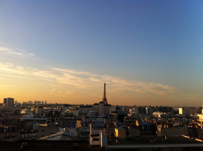 Travelling_a-breathtaking-view-of-the-eiffel-tower-from-a-spacebase-meeting-room-1-1