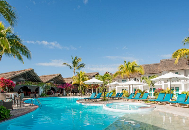 Varanda Palmar Beach resort pool Easter Mauritius
