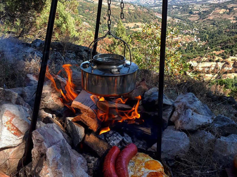 african-camp-kitchen