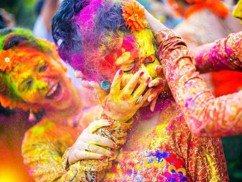 holi-festival-face-painting