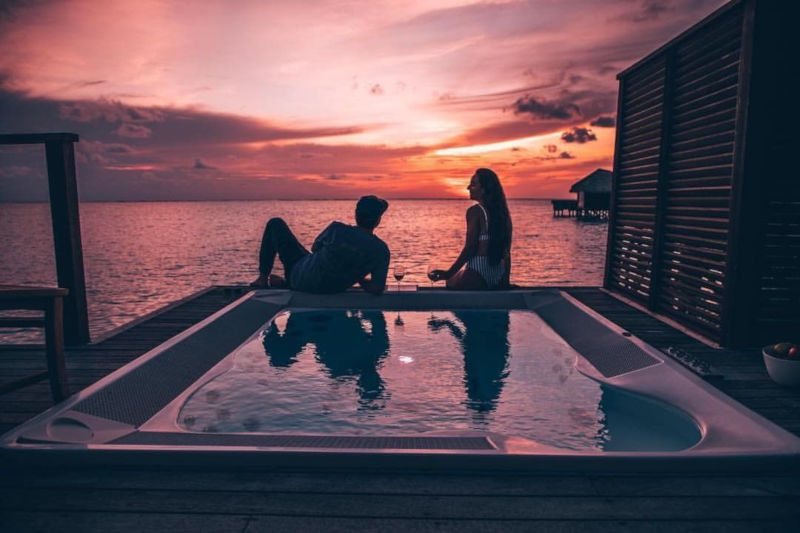 picturesque sunset things to do in the maldives