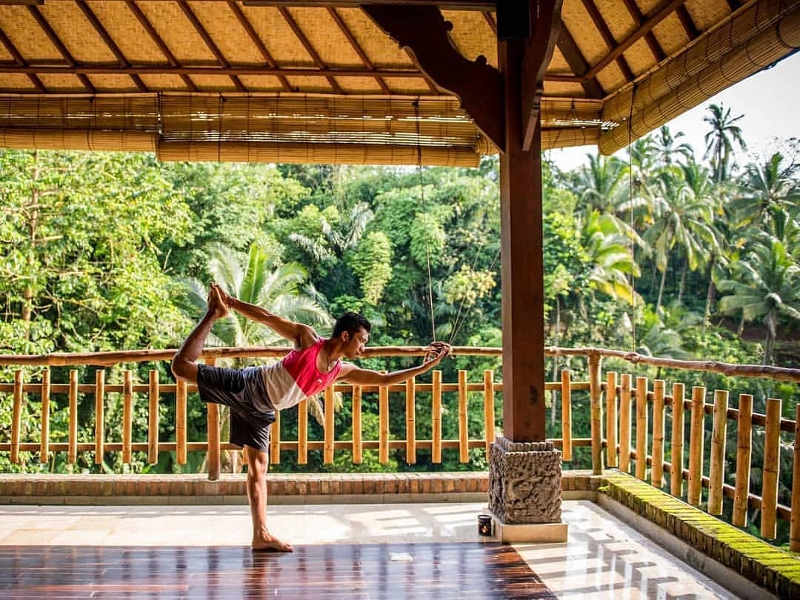 oneworld yoga retreat bali