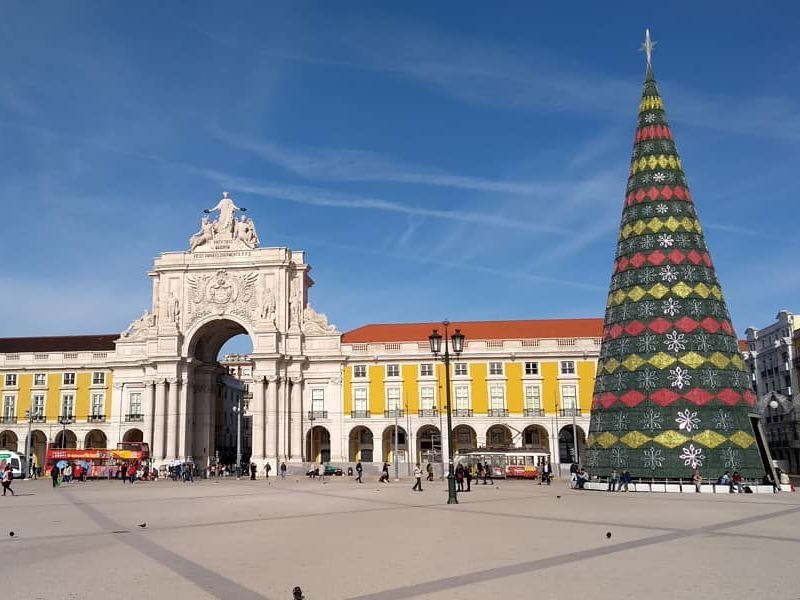 praca do comercio best time to visit portugal