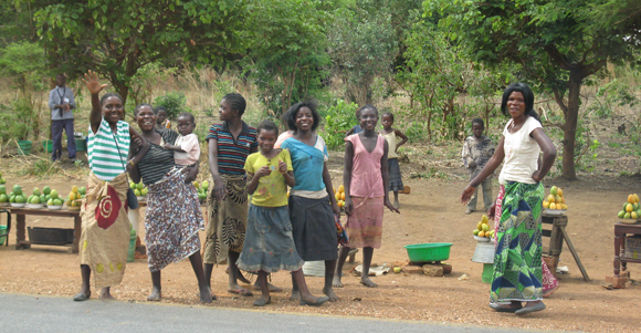 Mango sellers on the roadside, Zambia Mango sellers on the roadside, Zambia
