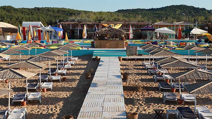 Summer is coming: the best beach in range of Istanbul suma beach- http://82.222.152.134/fotogaleri/haber_icerik/images/2013/TEMMUZ/26%20Temmuz/beach2.jpg