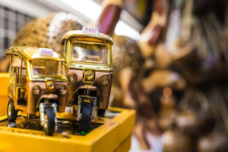 Souvenirs in Thailand under R100