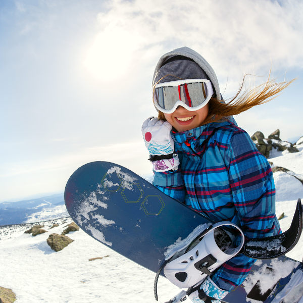 Akron akron-snowboarding-woman-snow