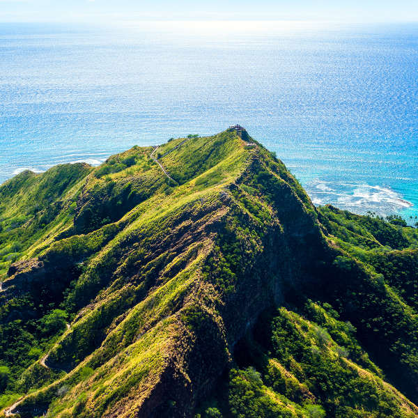 Honolulu green mountain ocean