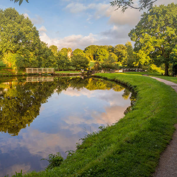 Leeds view of leeds liverpool canal