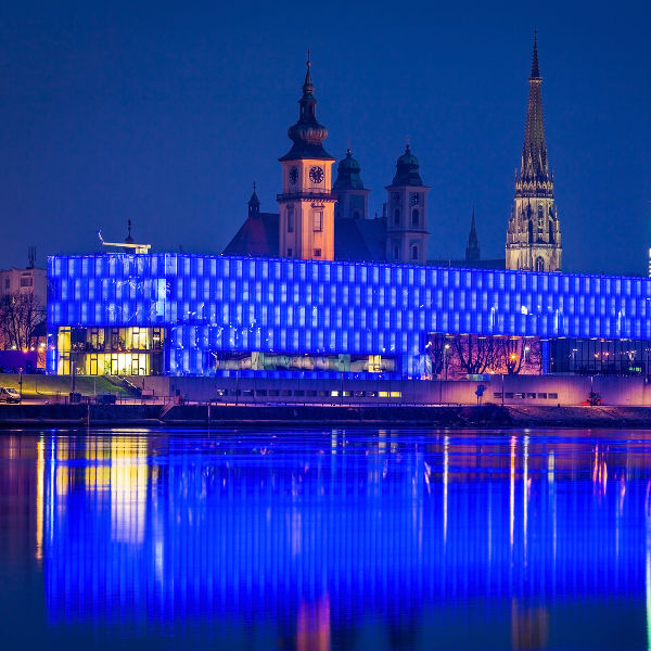 Linz blue light building