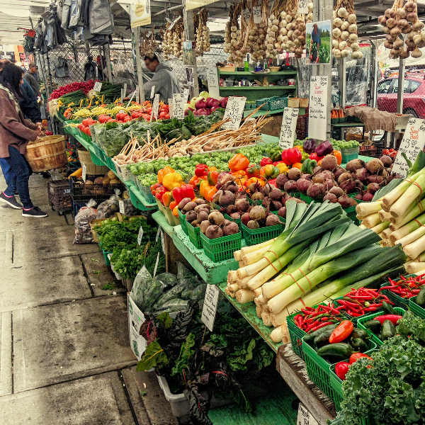 Montréal vegetable market stall