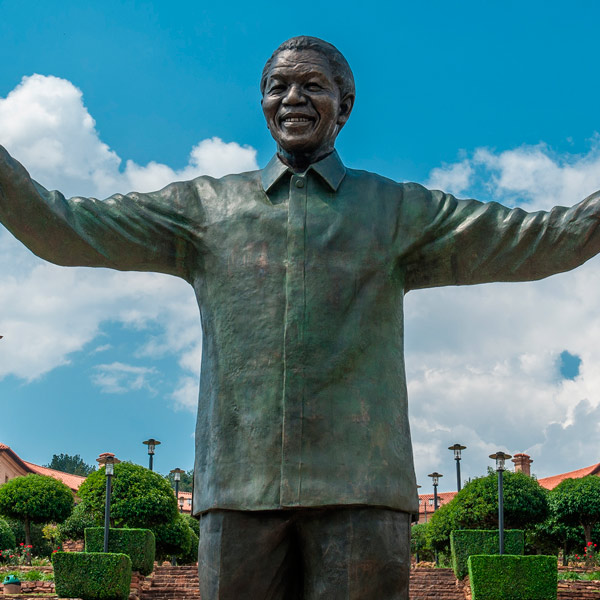 Mthatha nelson mandela statue