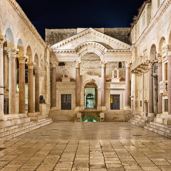Split palace with pillars