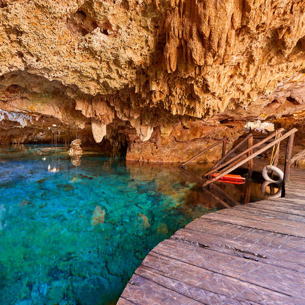 Turkmenistan underground-lake-turkmenistan