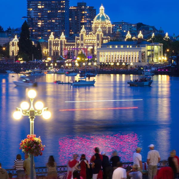 Victoria victoria inner harbour at night