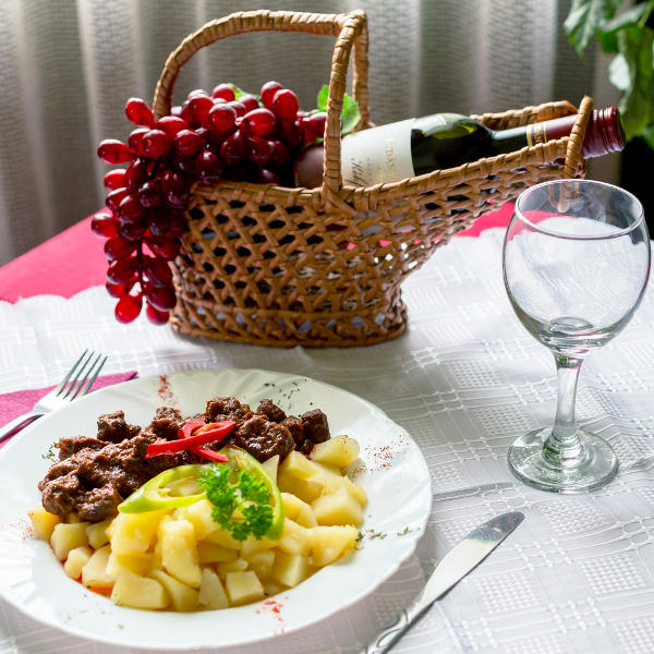 Zala wine and dine